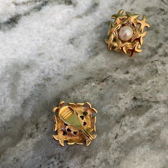 MONET vintage clips earrings- excellent condition - Picture 10 of 11